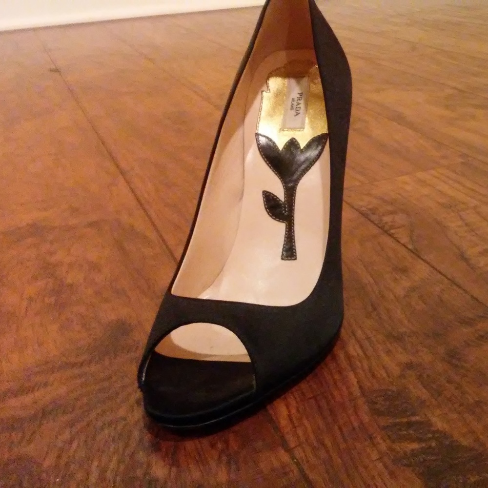PRADA Fairy Collection Carved Flower Heel Euro 36